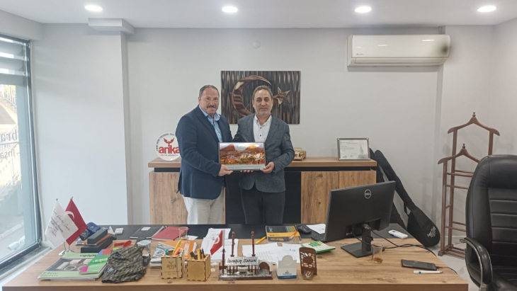 Kocaeli Gümüşhaneliler Vakfın'dan Yapı Market Sahibi Prof. Dr. Murat Tosun'a Ziyaret